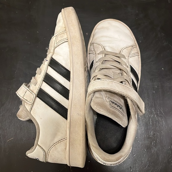 Adidas, tennis shoes, little boys size 1.5 - Picture 4 of 10